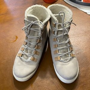 Timberland sneaker boots size 9